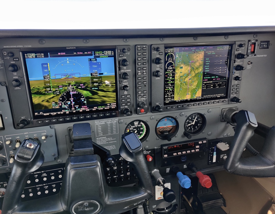 Maintenance & Avionics - G1000 upgrade to WAAS/EGNOS: LPV, KAP 140, and ...